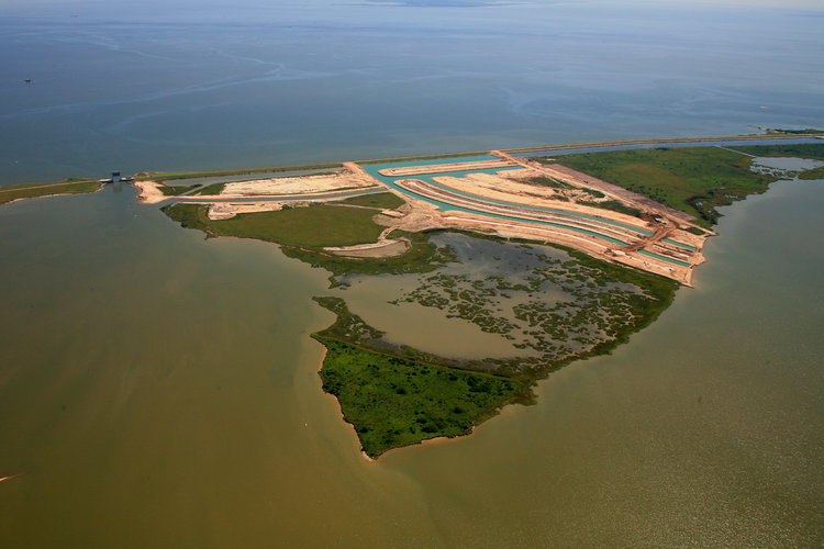 Hurricane protection with Grand Cay Harbour. — Grand Cay Harbour