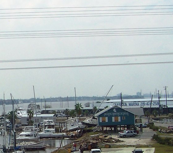 tom+moughon+-+9-20-08HurricaneIkeKemah6